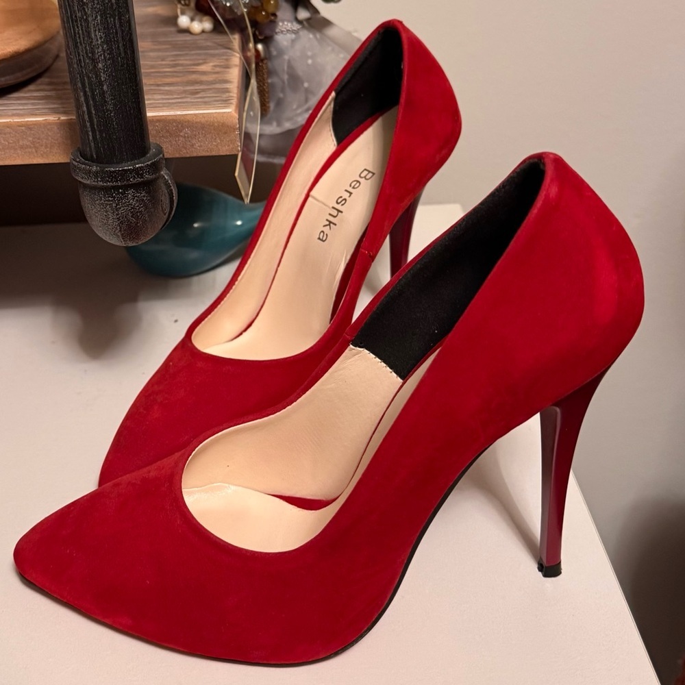 Elegant Red Suede High Heels – Size 37
